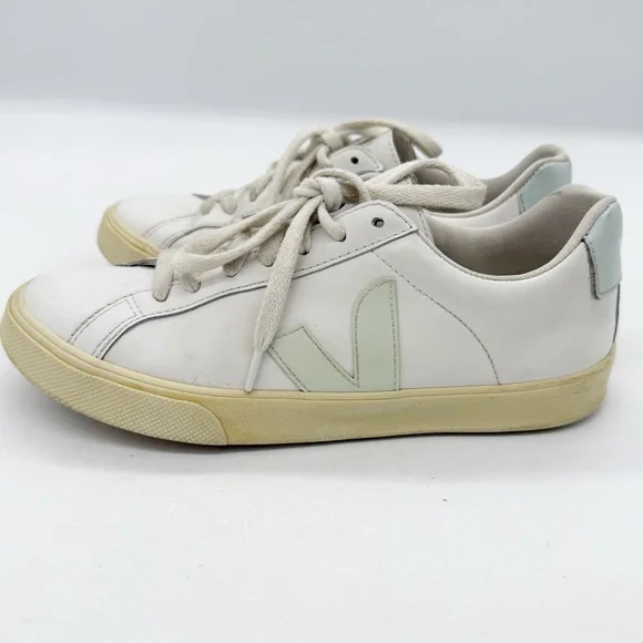 Veja Esplar Mint White Leather Sneakers Size 6 Athleisure Casual Travel Everyday - Picture 2 of 10